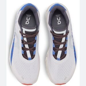 Women’s ON cloudmster running shoes